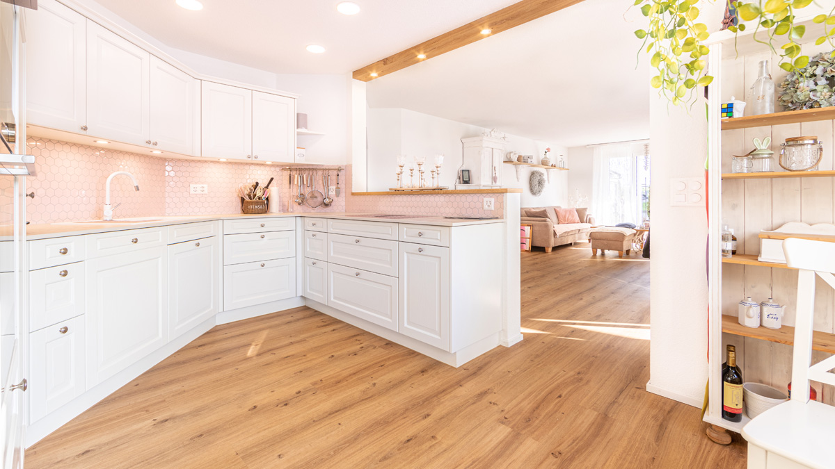 Landhausküche weiss