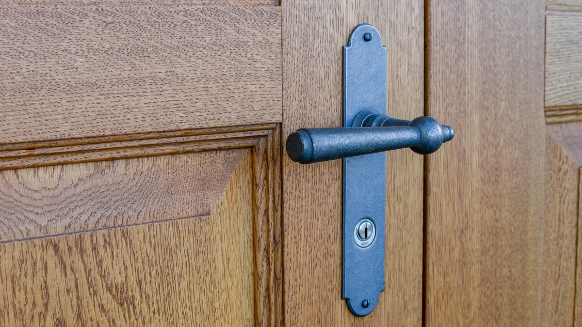 Passende Beschläge für Landhaustüren