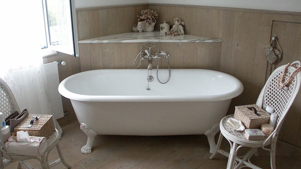 Badrenovation im Landhausstil
