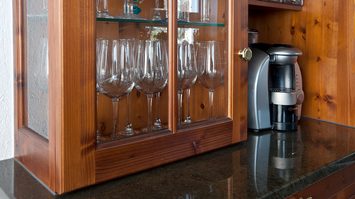 Landhausküchen-Vitrine Massivholz