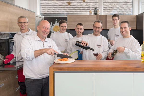 Schreinerei-Team spezialisiert auf Landhausküchen