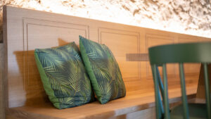 Sitzbank im Landhausstil