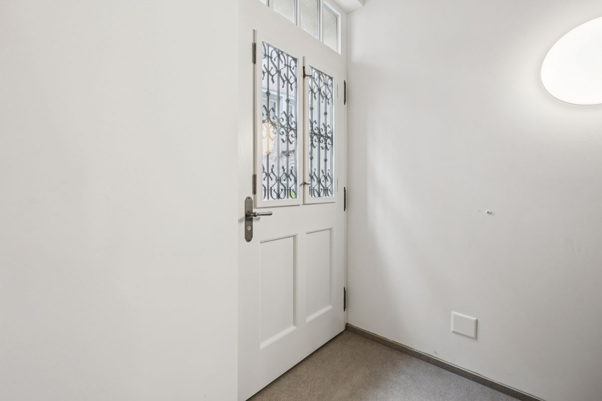 Innensicht einer sanierten Alststadttüre