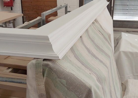 Vorbereitete Profile für Landhausküche nach Mass