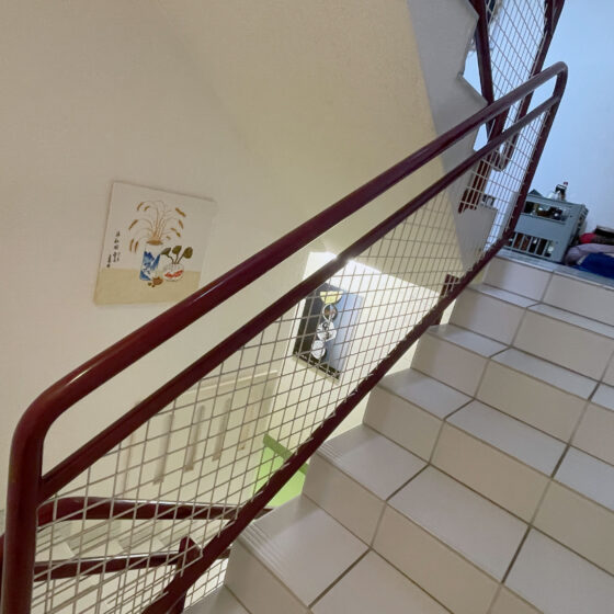 Durchsichtiges Geländer wirkt kühl