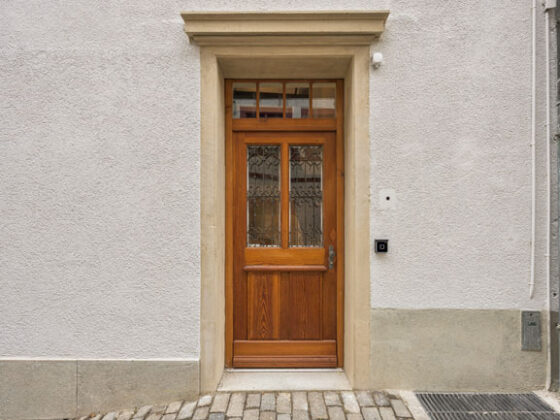 Renovation Eingangstüre in der Altstadt Bremgarten nach Vorgaben des Denkmalschutz